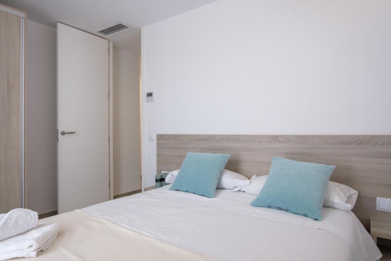 Sea Breeze Apartments 칼라 미요르 외부 사진